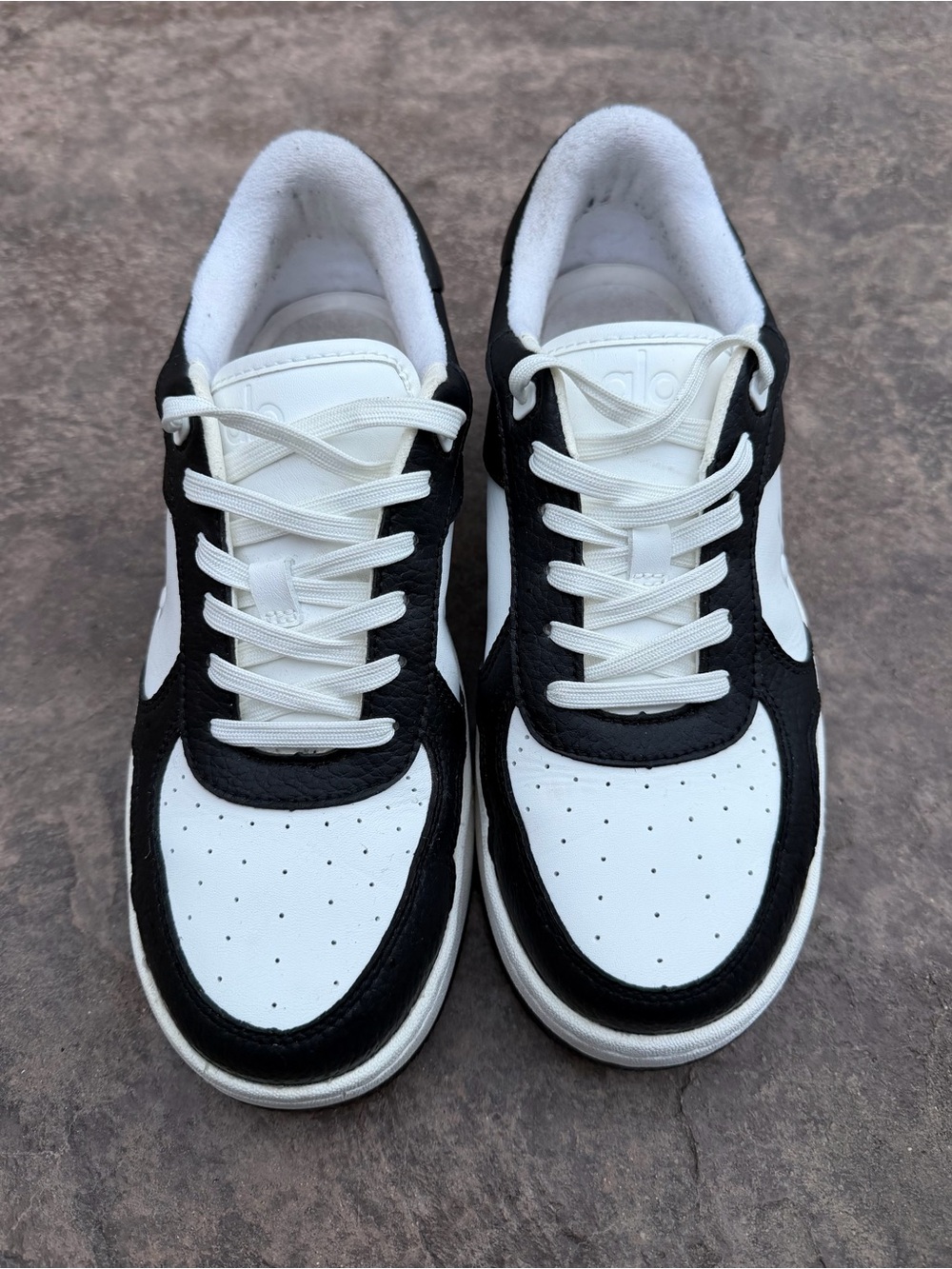 ALO Yoga Black & White Athletic Sneakers (Size W 7.5)